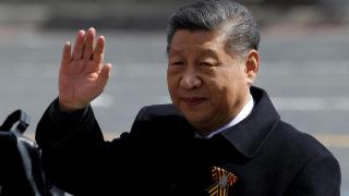 El presidente chino Xi Jinping tras el desfile militar en el Día de la Victoria en la Plaza Roja de Moscú, el 9 de mayo de 2025.