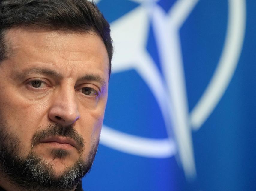 El presidente de Ucrania, Volodímir Zelenski, asiste a una rueda de prensa, el día de la reunión del grupo B9 de la OTAN en Vilna, Lituania, el 2 de junio de 2025.