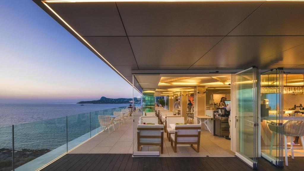 Atardecer en Ibiza desde una de sus mejores azoteas.