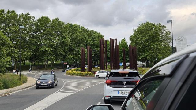 Atascos en los accesos A Coruña en el inicio de las pruebas de acceso a la universidad