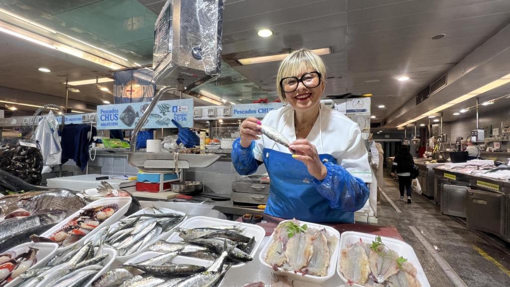 Pescadería Chus es uno de los puestos que ya tiene a la venta sardinas.
