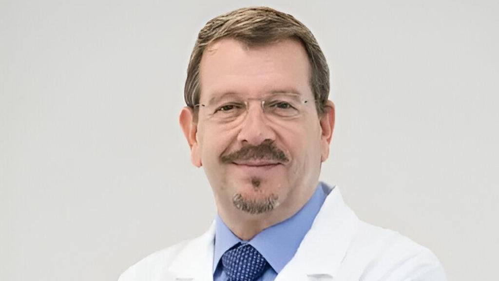 Julio Maset, médico.