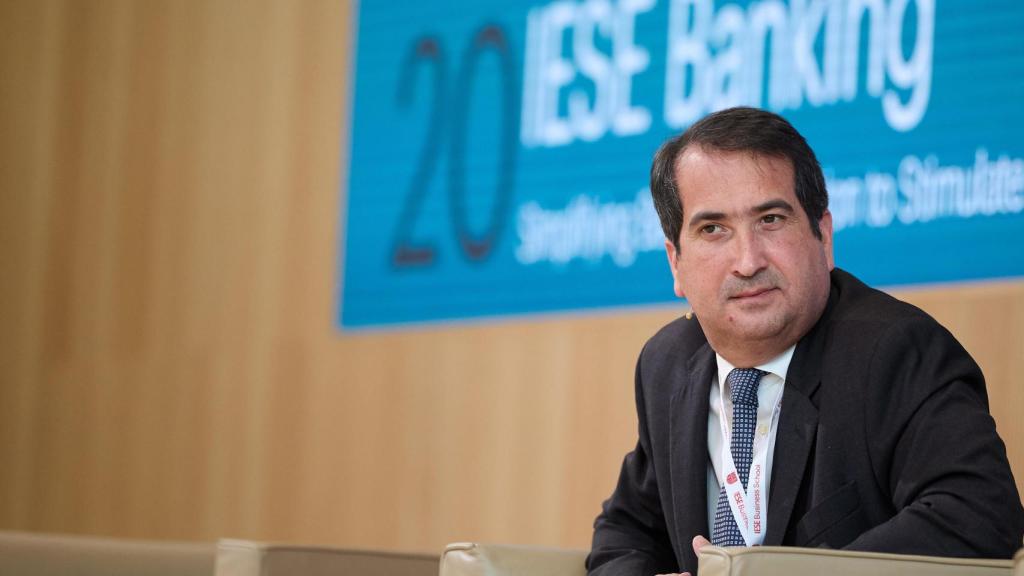 Peio Belausteguigoitia, country manager de BBVA en España, durante su intervención en el foro bancario del IESE.
