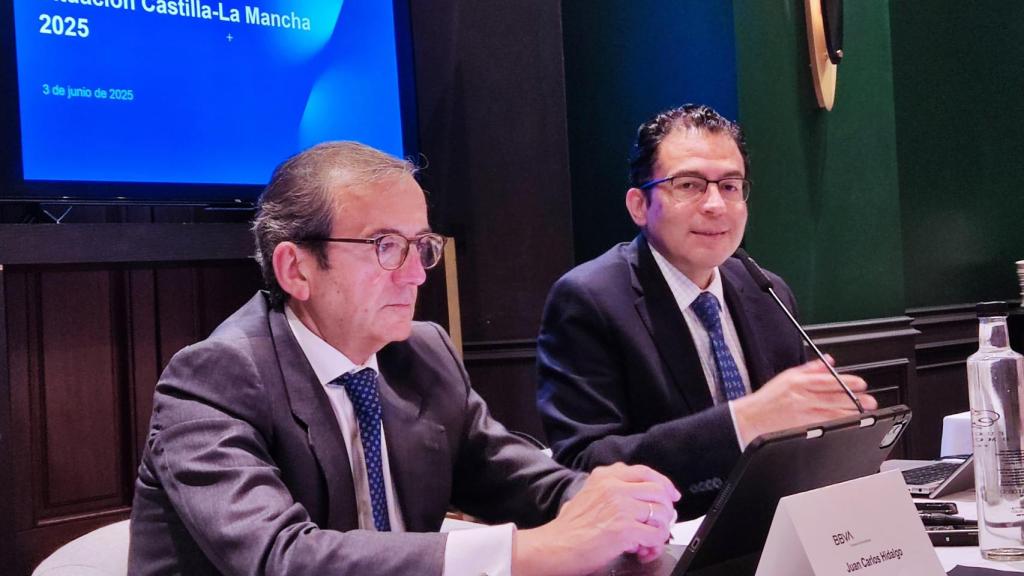 Juan Carlos Hidalgo, director territorial de BBVA Centro, y Miguel Cardoso, economista jefe de BBVA Research.