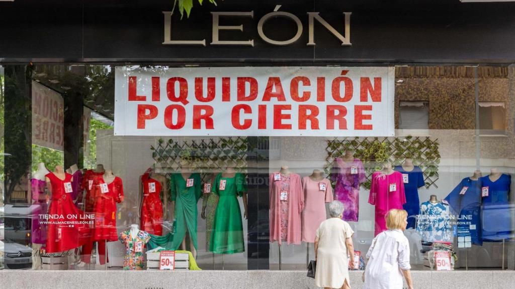 'Almacenes León' está en liquidación por cierre.