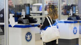 Sistema de identificación facial en aeropuerto