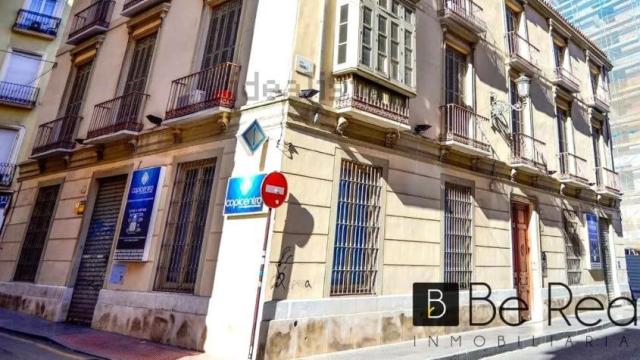 Imagen de edificio en venta por 14 millones de euros.