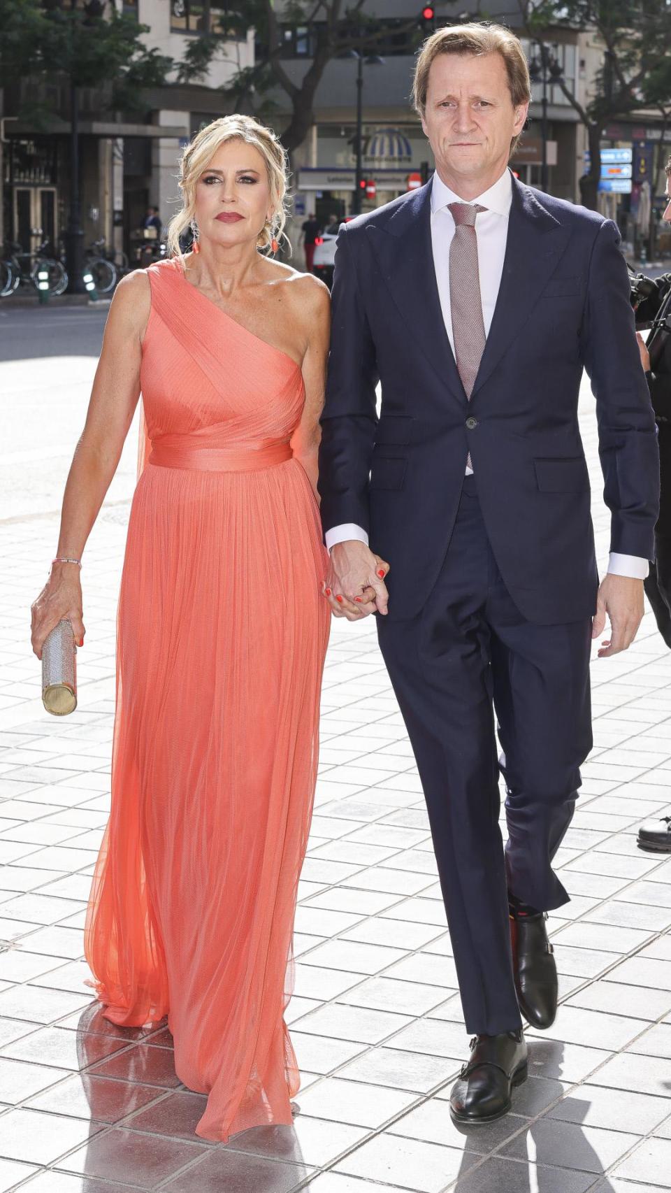 La pareja en un acto público.