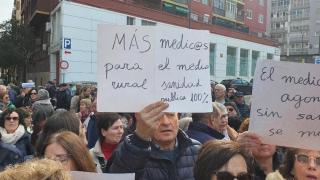 Imagen de archivo de la manifestación de los vecinos de la Comarca de las Cinco Villas ante las Cortes de Aragón