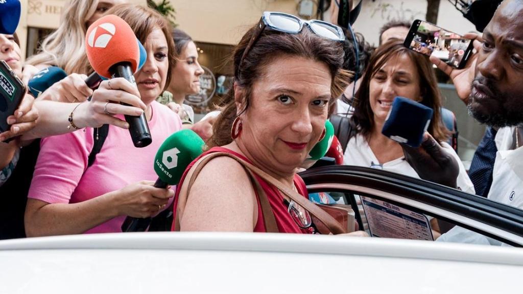 Leire Díez, en Ferraz, tras darse de baja en el PSOE.