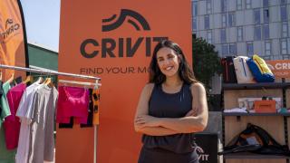 La entrenadora personal Patry Jordán y la nueva colección Crivit de Lidl.