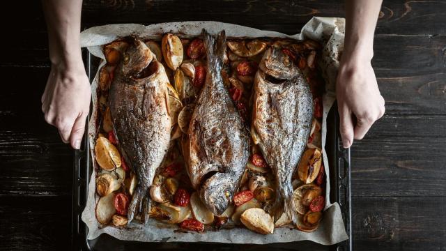 Pescado asado en el horno