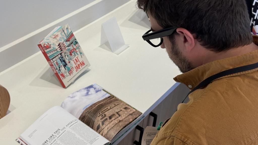 Las gafas fueron capaces de indicar sobre qué era el texto de esa revista.