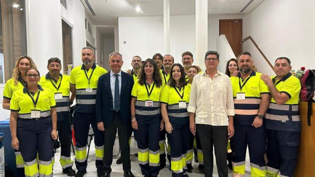 El primer equipo de serenos de sevilla junto a José Luis Sanz y Álvaro Pimentel.