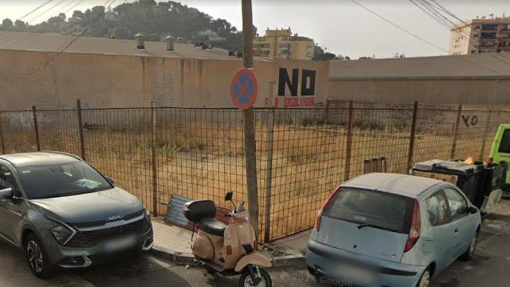 Imagen de la parcela donde se proyecta la gasolinera en La Pelusa, en Málaga.
