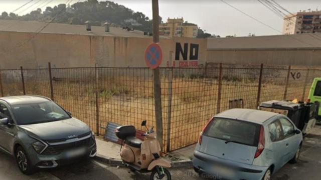 Imagen de la parcela donde se proyecta la gasolinera en La Pelusa, en Málaga.