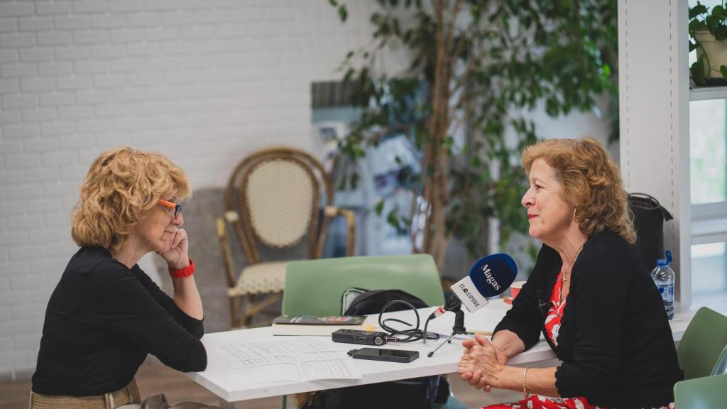 Berna González Harbour y Rosa Sánchez de la Vega.