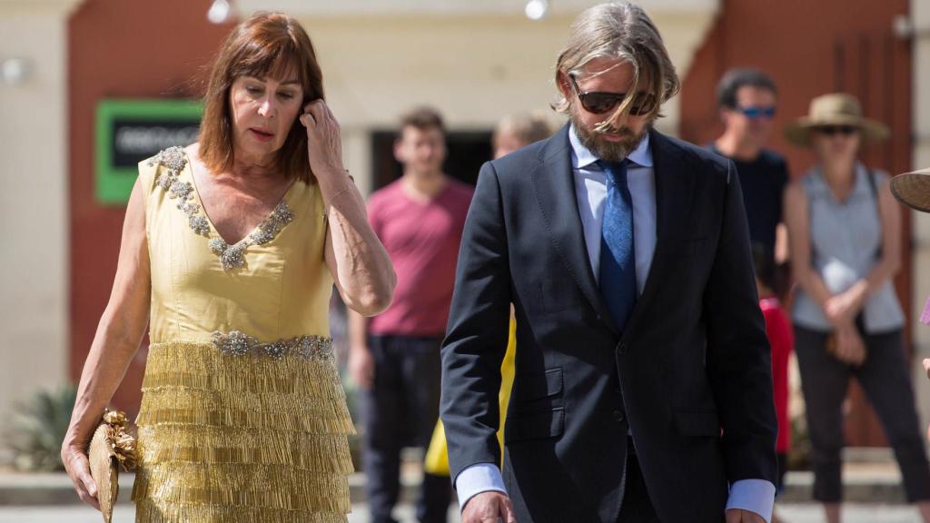 Carmen Martínez Bordiú y su expareja, Timothy McKeague, en la boda de Javier Ardid Martínez Bordiú y Fernanda Estévez Hinojosa en Oaxaca, México, en 2019.