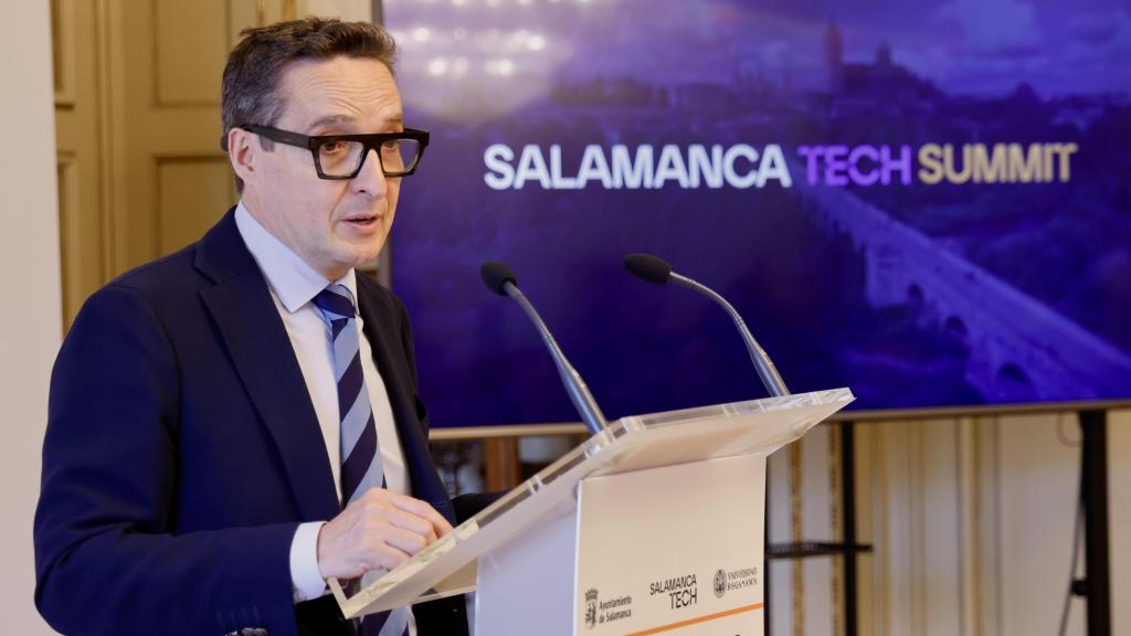 El rector de la Universidad de Salamanca, Juan Manuel Corchado, durante la presentación de la nueva edición de Salamanca Tech Summit.