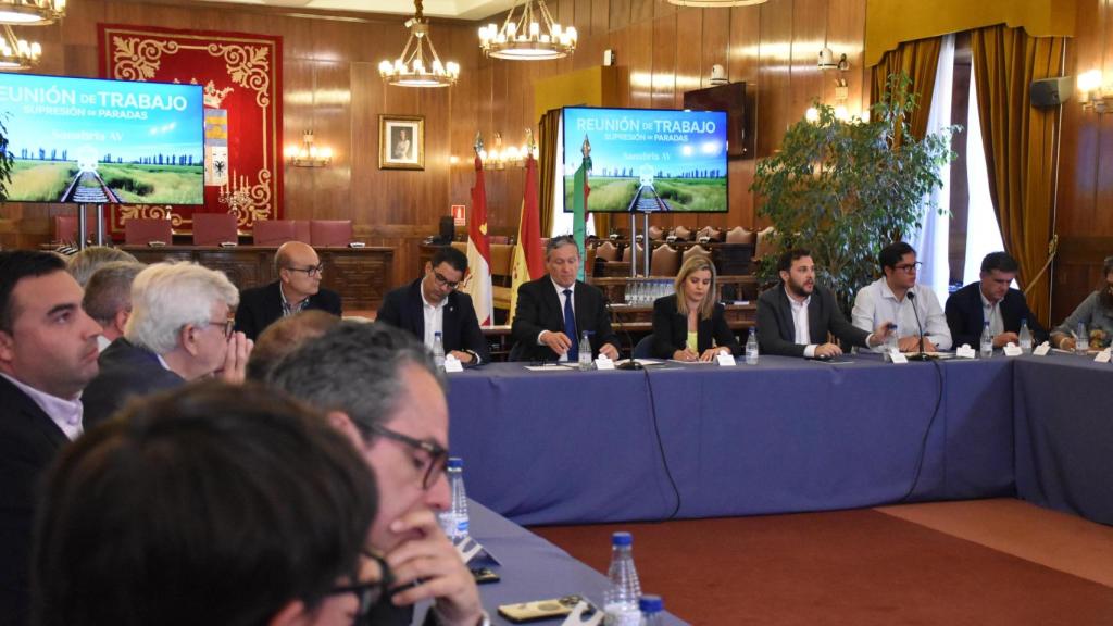 Reunión convocada en la Diputación de Zamora por la supresión de paradas en Sanabria AV