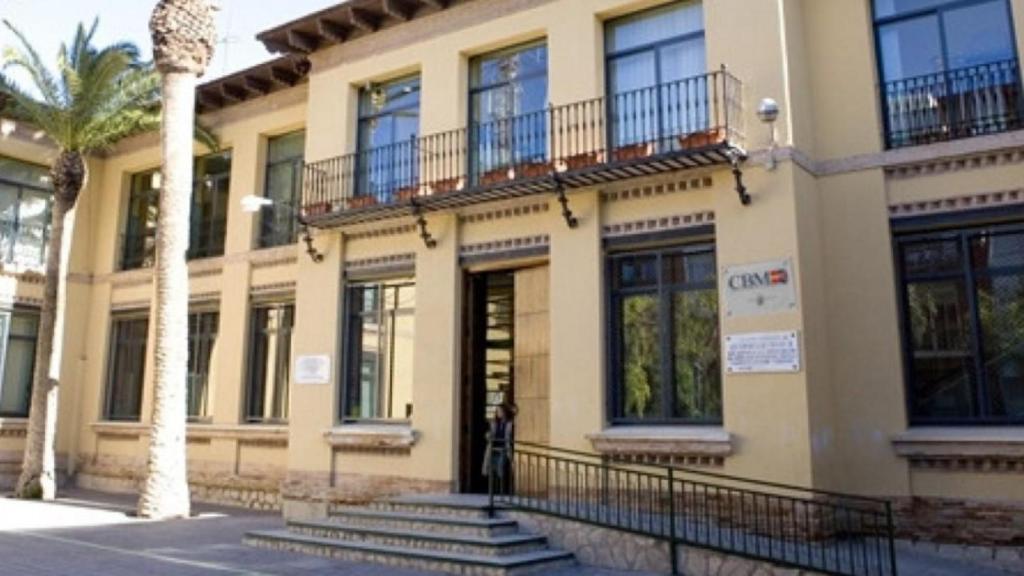 La fachada del Colegio Cristo del Consuelo de Cieza.