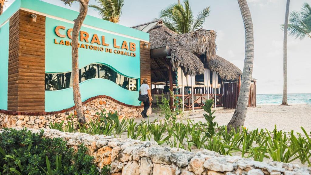 Las instalaciones del Laboratorio de Corales de playa Bávaro.