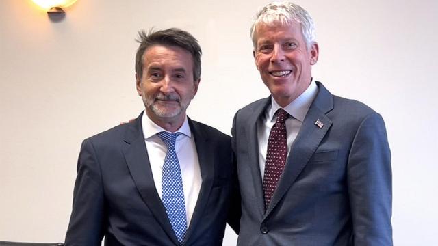 Josu Jon Imaz, consejero delegado de Repsol, se reúne con el secretario de Energía de Estados Unidos, Chris Wright.