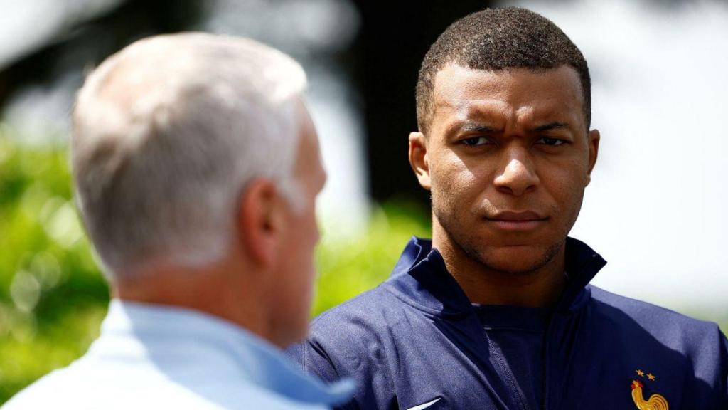 Didier Deschamps y Kylian Mbappé