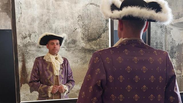 El alcalde del Real Sitio de San Ildefonso, Samuel Alonso, con la vestimenta típica del siglo XVIII