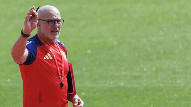 Luis de la Fuente durante el entrenamiento de la Selección.