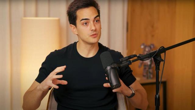 Javier Linares, asesor financiero en el pódcast de Adrián Sáenz.