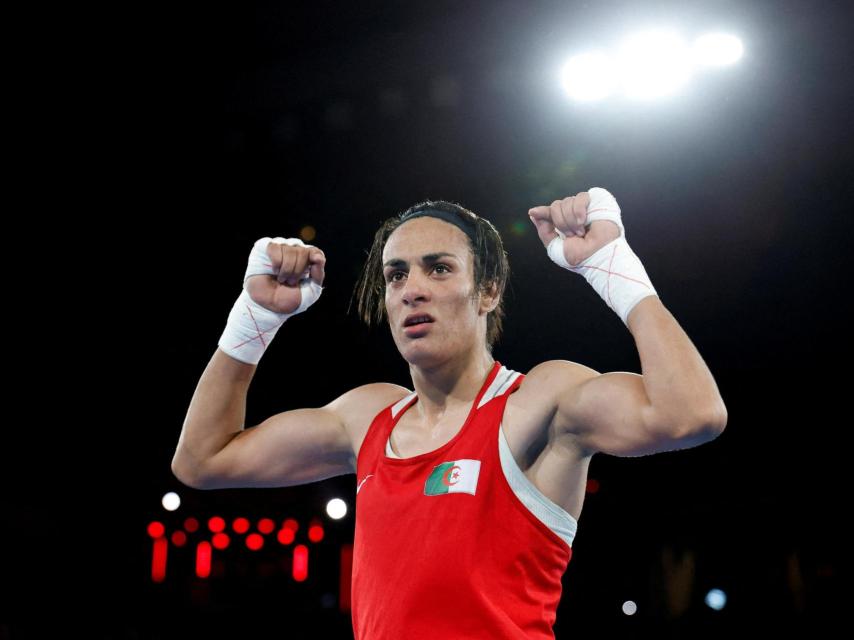 Imane Khelif celebra una de sus victorias en los Juegos Olímpicos de París 2024.