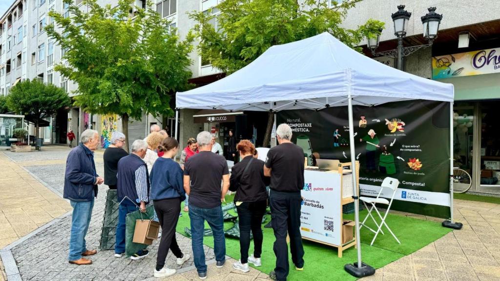 Puesto informativo de bioresiduos en Barbadás (Ourense).