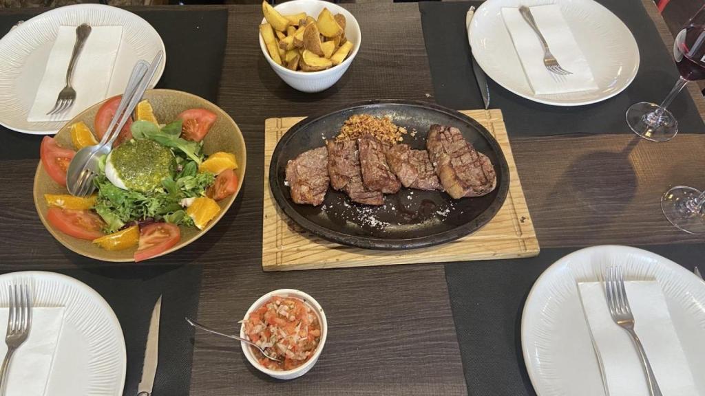 La carne es la protagonista de A Lareira.