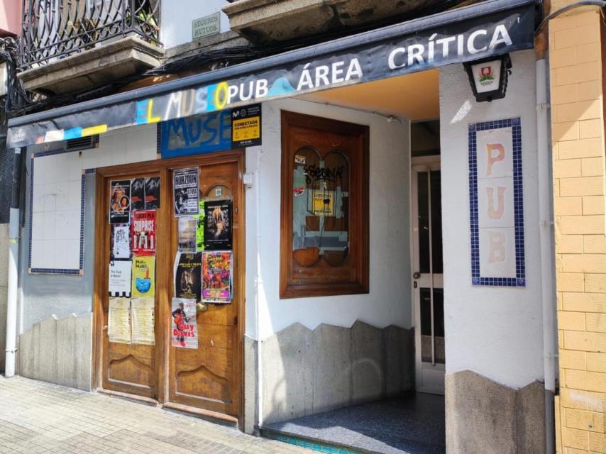 Bajo el antiguo pub Área Crítica, en alquiler en la calle Orzán.