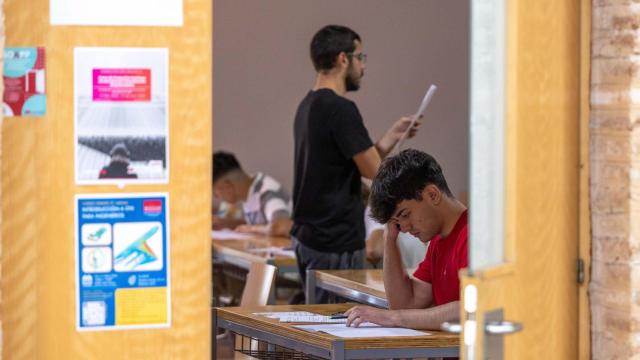 Un alumno examinándose en Toledo.