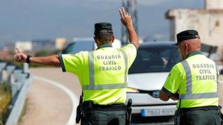 La multa que muchos españoles se están llevando sin saberlo: una acción muy habitual al circular por autovías