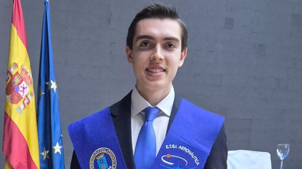 Antonio Tabanera, le joven que ha obtenido 50 matrículas entre la carrera y el máster.