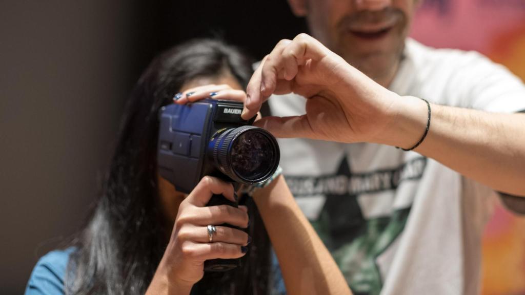 Sesión escolar sobre el Super 8 en el festival S8 de A Coruña