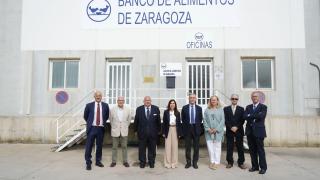 La presidenta de las Cortes de Aragón visita el Banco de Alimentos.