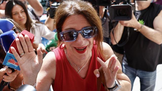 La ya exmilitante socialista Leire Díez este martes entrando en la sede del PSOE en la calle Ferraz.