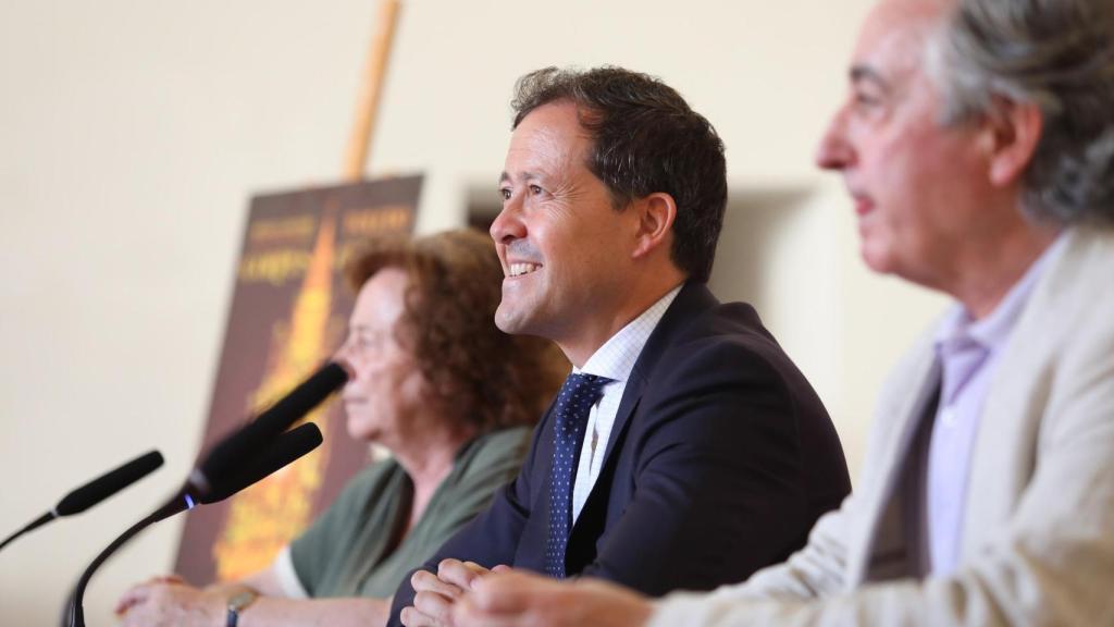 El alcalde durante la presentación.