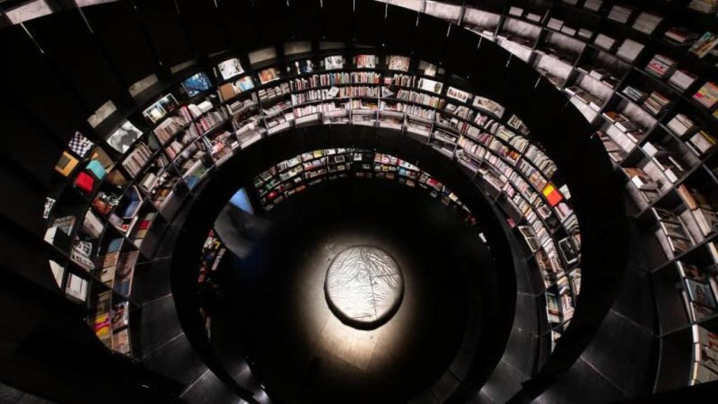 Librería de la Fundación MOP en el muelle de Batería.
