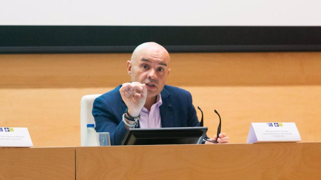 Archivo - El director xeral de Loita Contra a Violencia De Xénero, Roberto Barba,en un acto en la USC