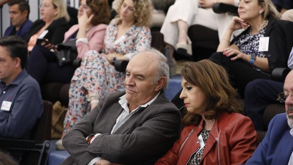 José María Fresneda, presidente de Asaja Castilla-La Mancha y Blanca Corroto, responsable de la organización en Toledo, durante el debate.