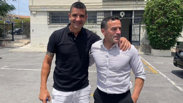 Torrecilla y Paco Peña se abrazan en el Rico Pérez.