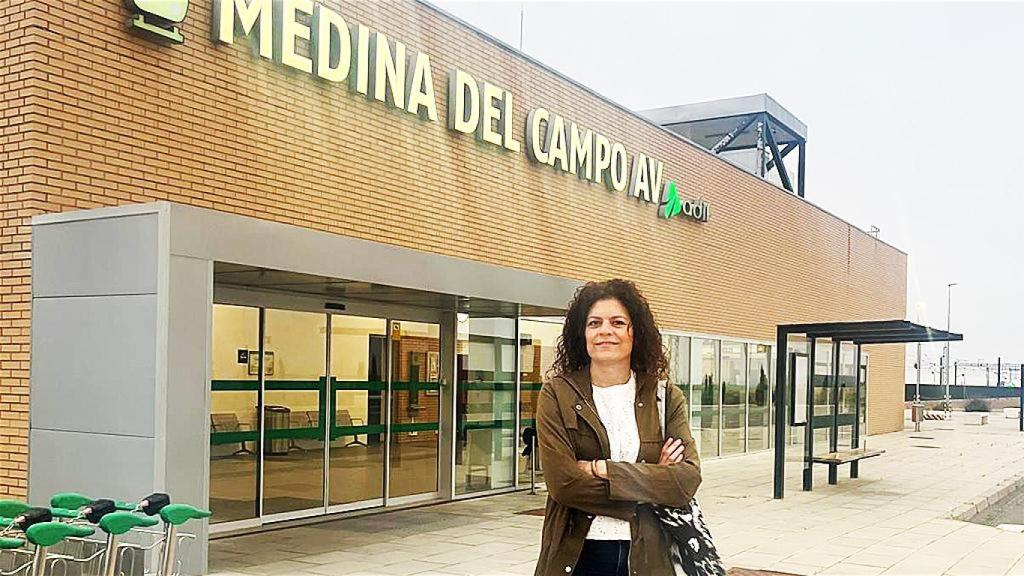 Virginia en la estación de Medina del Campo