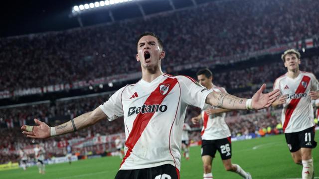 Franco Mastantuono celebra el gol marcado con River Plata ante Independiente del Valle.