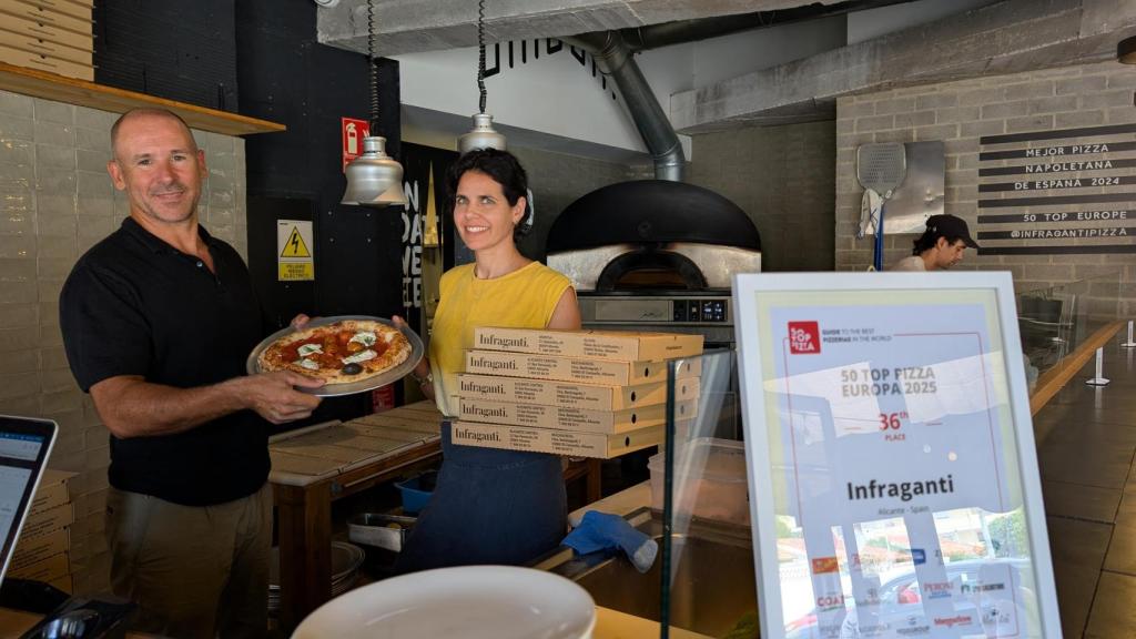Gonzalo Infante y Raquel Perramón en su local de El Campello este jueves.