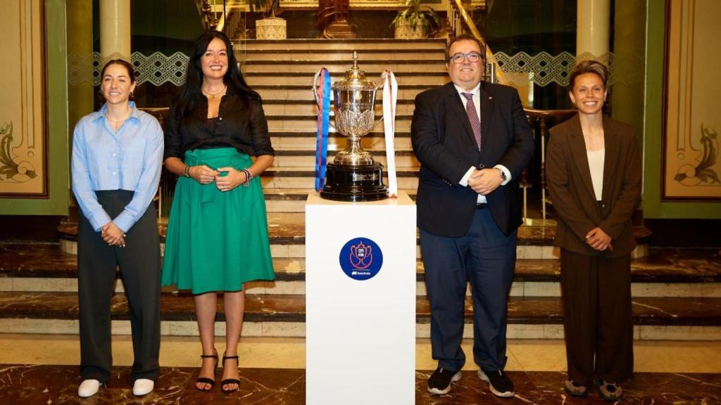 Llegada de la Copa de la Reina a Huesca.